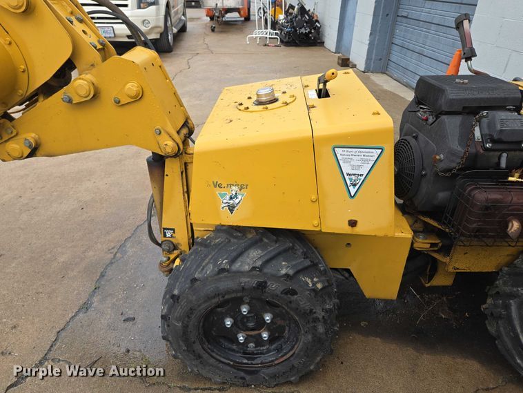 image for item EM7386 1999 Vermeer LM25 vibratory cable plow