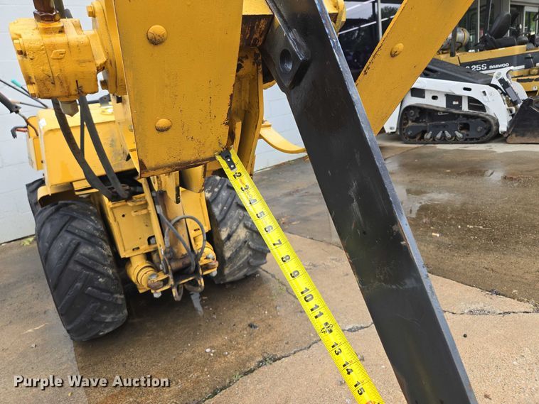 image for item EM7386 1999 Vermeer LM25 vibratory cable plow