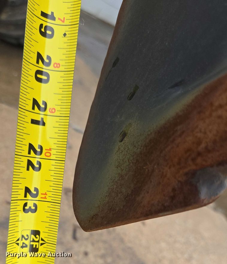 image for item EM7386 1999 Vermeer LM25 vibratory cable plow