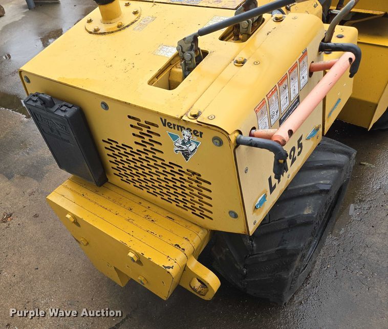 image for item EM7386 1999 Vermeer LM25 vibratory cable plow