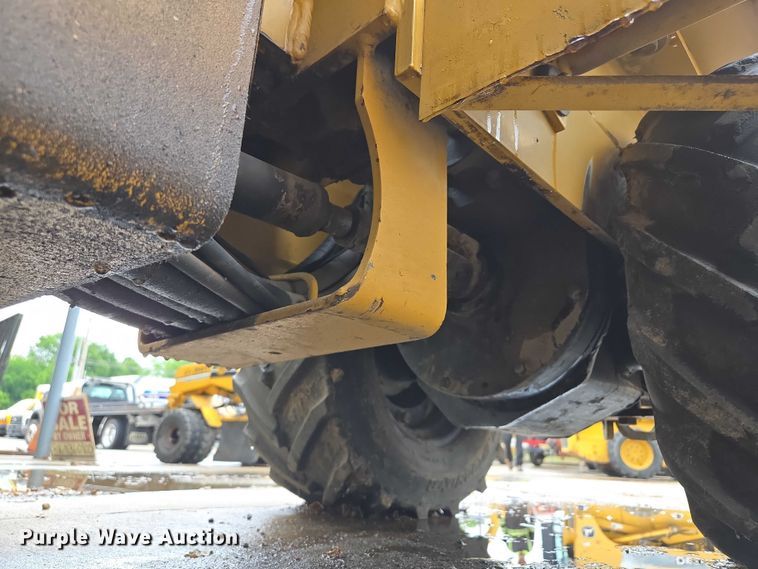 image for item EM7386 1999 Vermeer LM25 vibratory cable plow