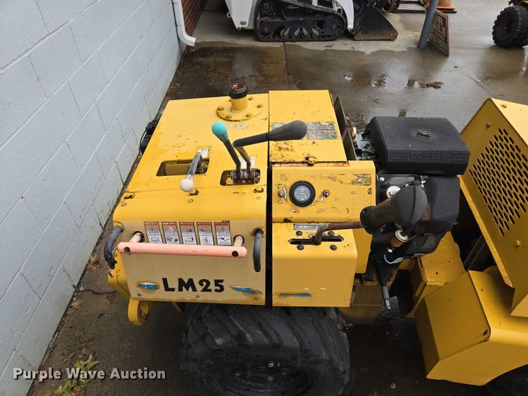 image for item EM7386 1999 Vermeer LM25 vibratory cable plow