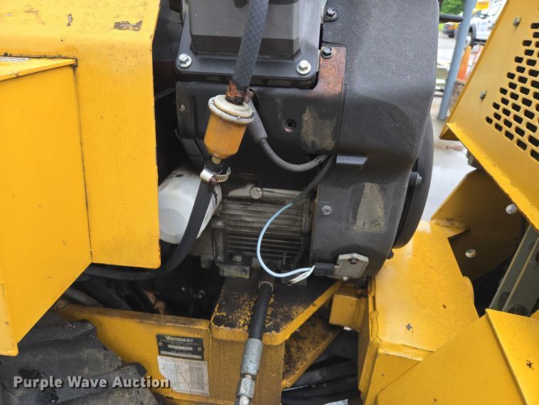 image for item EM7386 1999 Vermeer LM25 vibratory cable plow