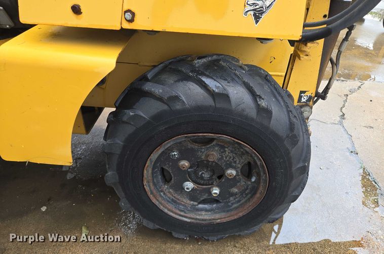 image for item EM7386 1999 Vermeer LM25 vibratory cable plow