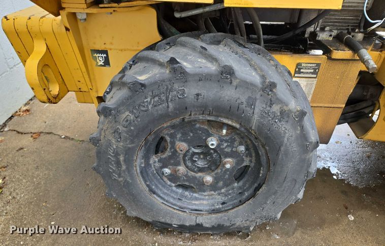 image for item EM7386 1999 Vermeer LM25 vibratory cable plow