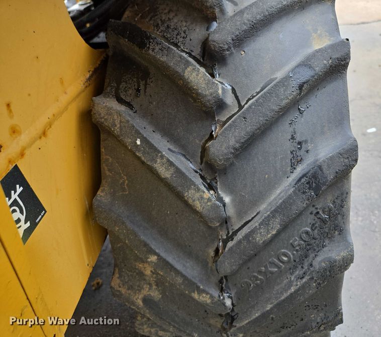 image for item EM7386 1999 Vermeer LM25 vibratory cable plow