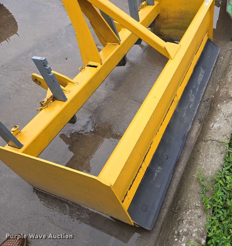 image for item EM7388 Box blade