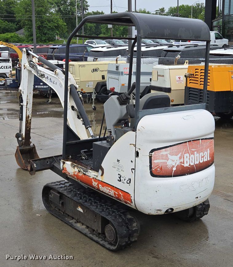 image for item EM7390 2011 Bobcat 324 M mini excavator