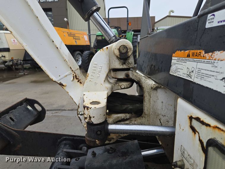 image for item EM7390 2011 Bobcat 324 M mini excavator