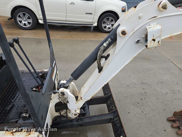 image for item EM7390 2011 Bobcat 324 M mini excavator