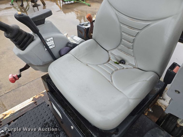 image for item EM7390 2011 Bobcat 324 M mini excavator