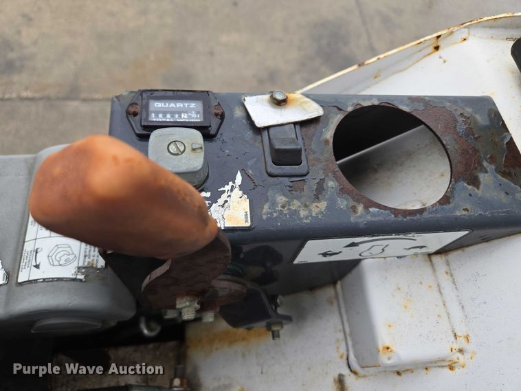 image for item EM7390 2011 Bobcat 324 M mini excavator