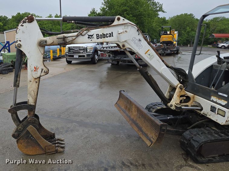 image for item EM7391 2006 Bobcat 331 G mini excavator