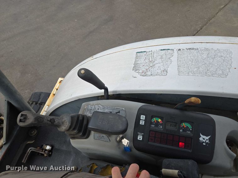 image for item EM7391 2006 Bobcat 331 G mini excavator