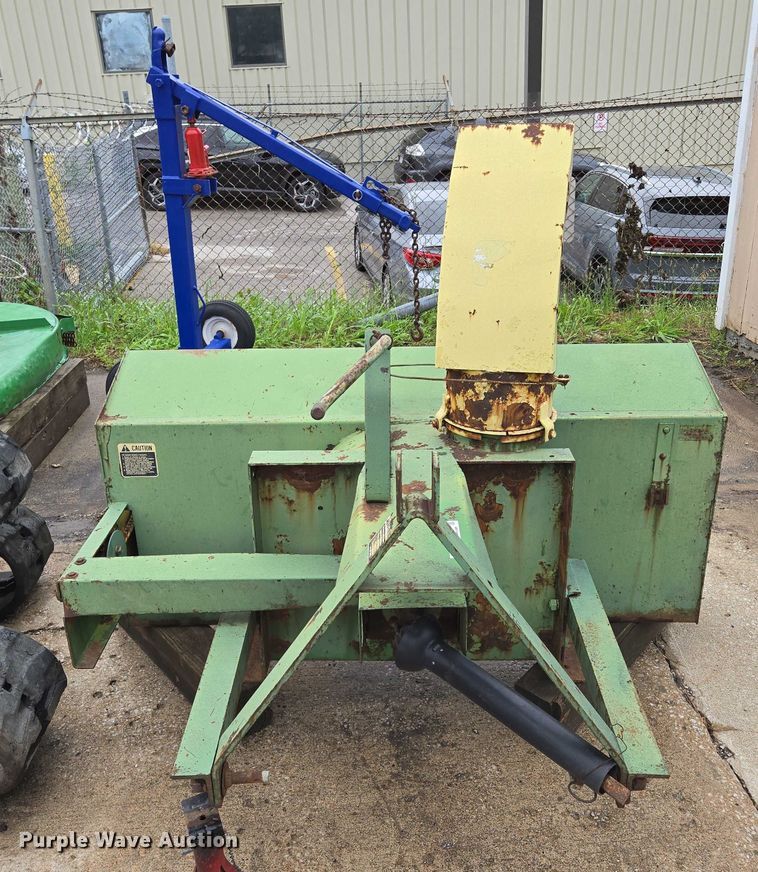 image for item EM7393 John Deere snow blower