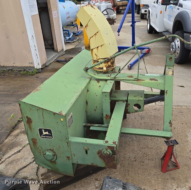 image for item EM7393 John Deere snow blower