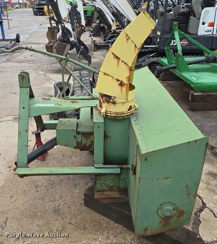 image for item EM7393 John Deere snow blower