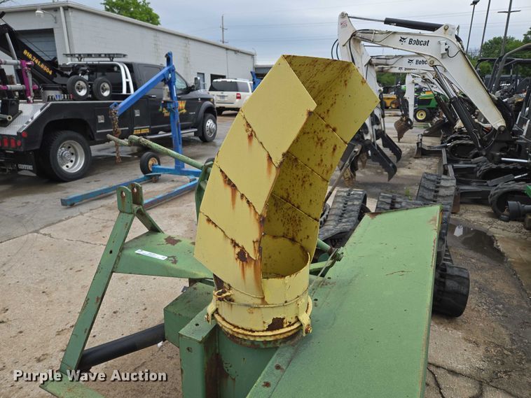 image for item EM7393 John Deere snow blower