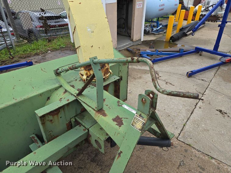 image for item EM7393 John Deere snow blower