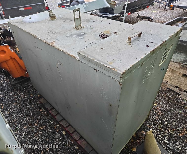 image for item EM7404 Tank