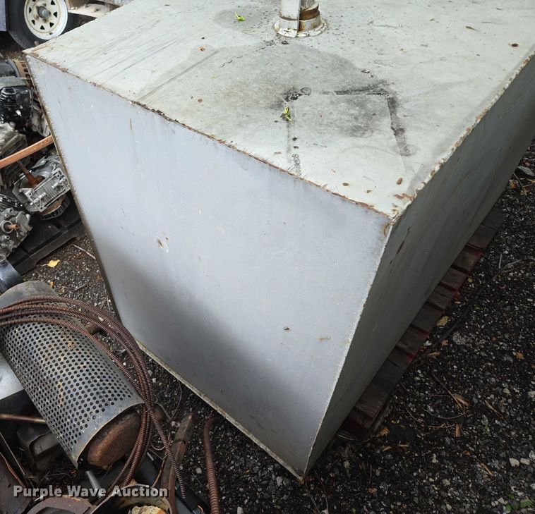 image for item EM7404 Tank