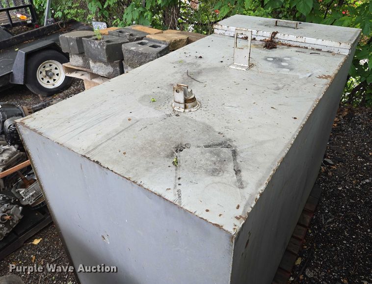 image for item EM7404 Tank