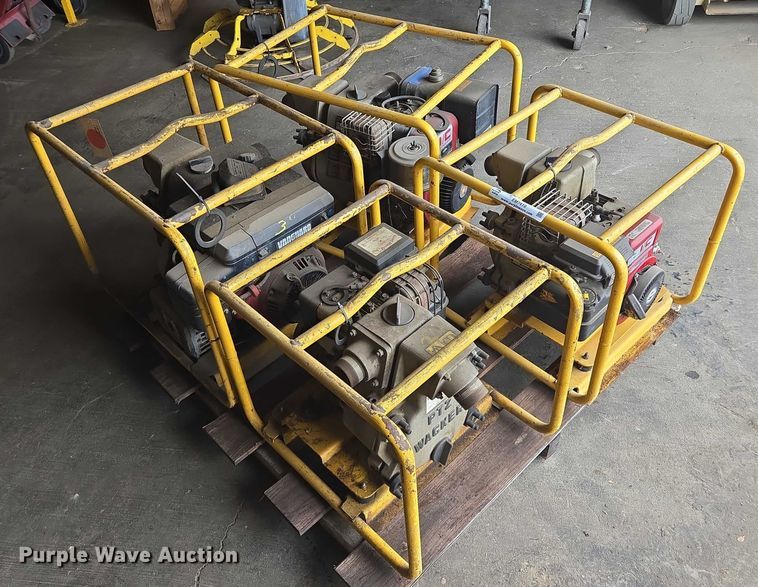 image for item EM7410 (4) Wacker Neuson water pumps