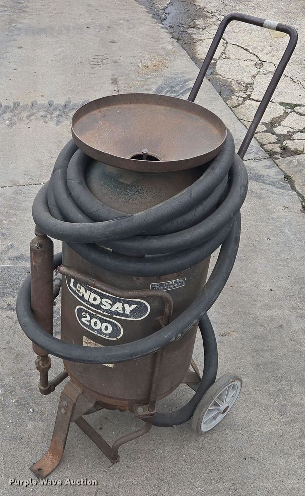 image for item EM7411 Lindsay 200 sand blaster