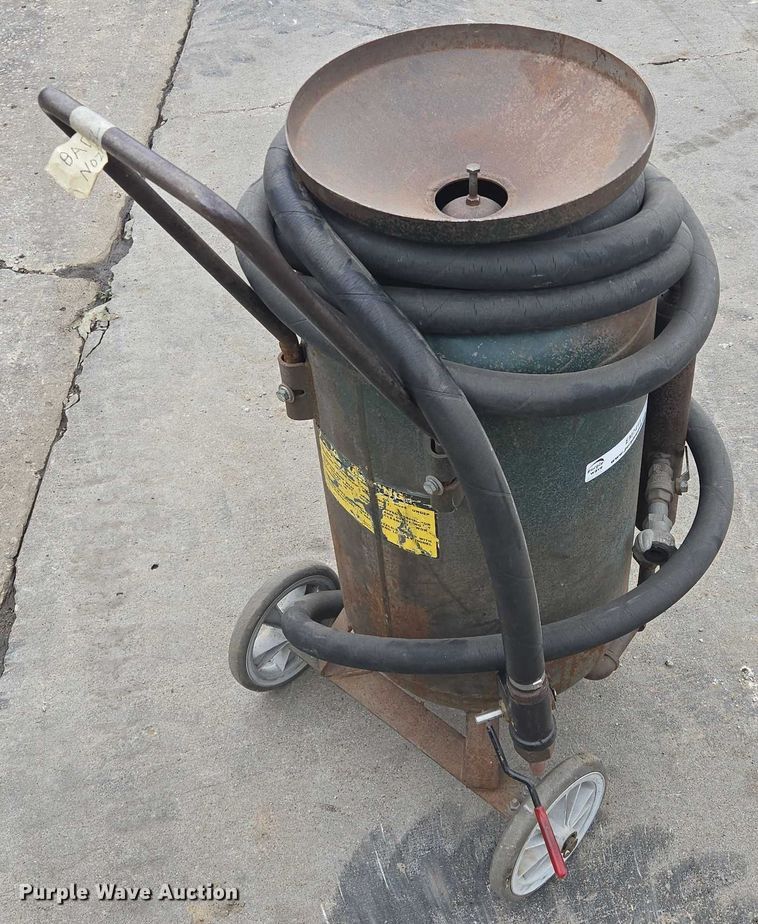 image for item EM7411 Lindsay 200 sand blaster