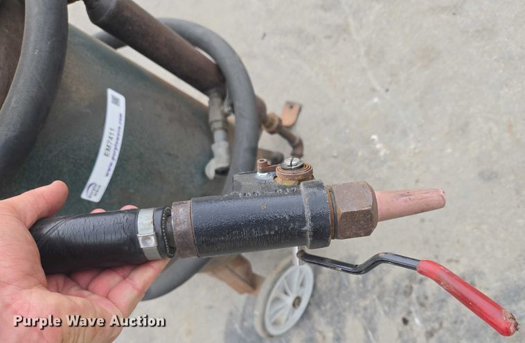 image for item EM7411 Lindsay 200 sand blaster