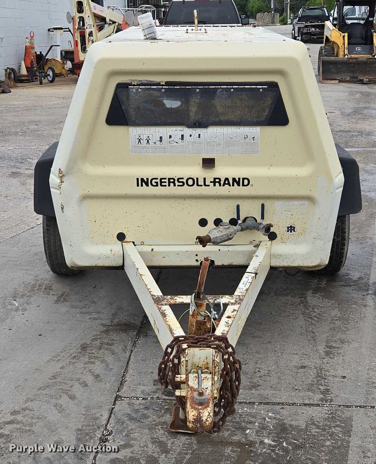 image for item EM7414 1993 Ingersoll-Rand P185CWJD air compressor