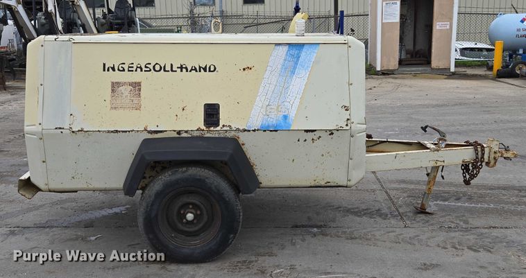 image for item EM7414 1993 Ingersoll-Rand P185CWJD air compressor
