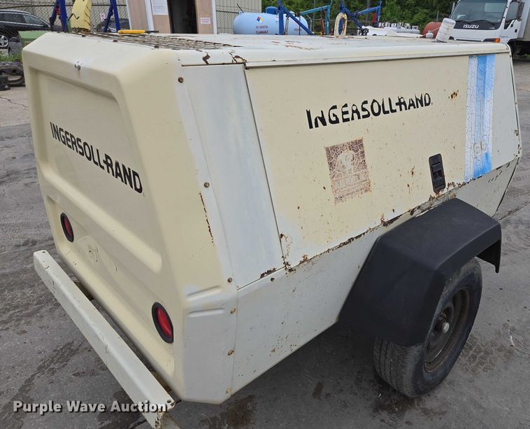 image for item EM7414 1993 Ingersoll-Rand P185CWJD air compressor