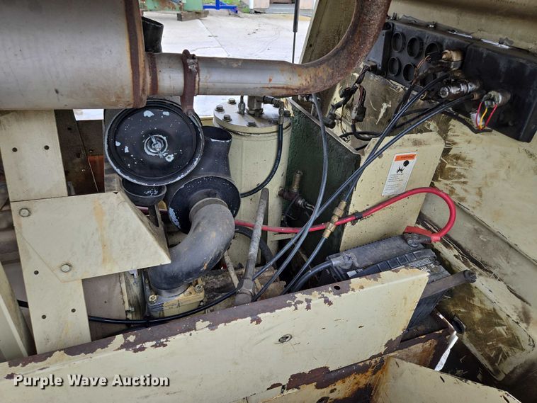 image for item EM7414 1993 Ingersoll-Rand P185CWJD air compressor