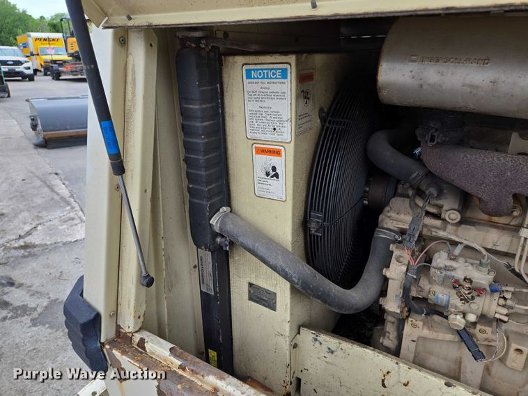 image for item EM7415 Ingersoll Rand P100WJD air compressor