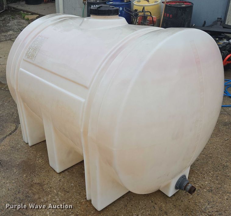 image for item EM7416 Poly tank