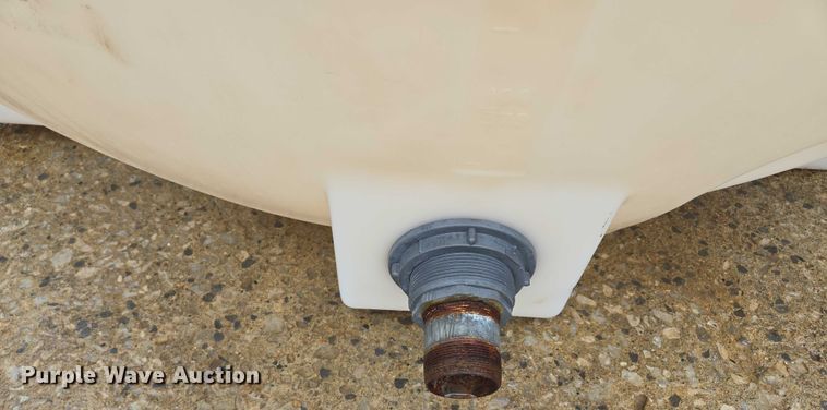 image for item EM7416 Poly tank