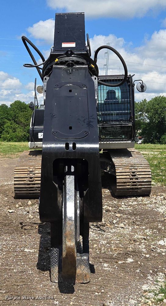 image for item EM7426 2014 Link-Belt 210X3 excavator