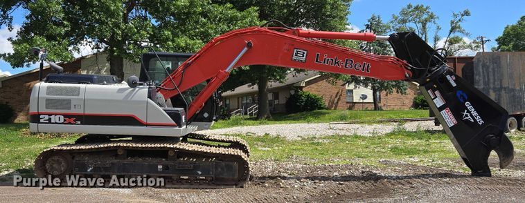 image for item EM7426 2014 Link-Belt 210X3 excavator