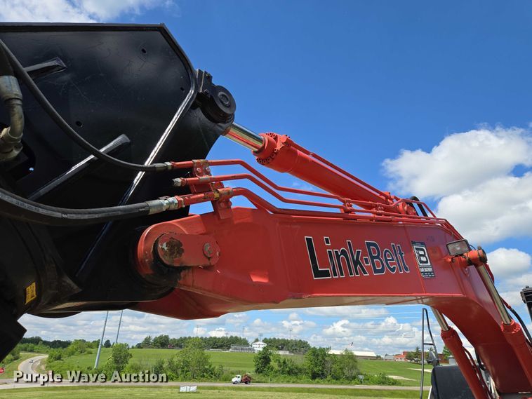 image for item EM7426 2014 Link-Belt 210X3 excavator
