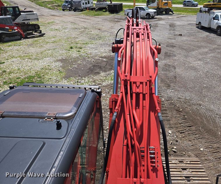 image for item EM7426 2014 Link-Belt 210X3 excavator