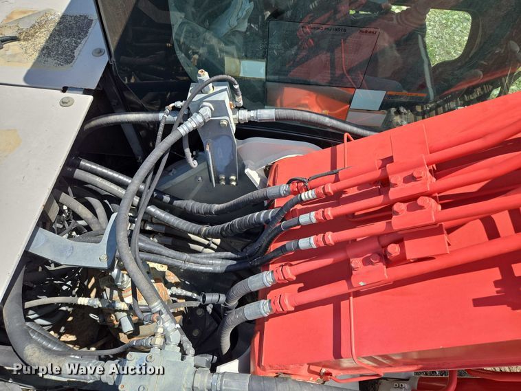 image for item EM7426 2014 Link-Belt 210X3 excavator