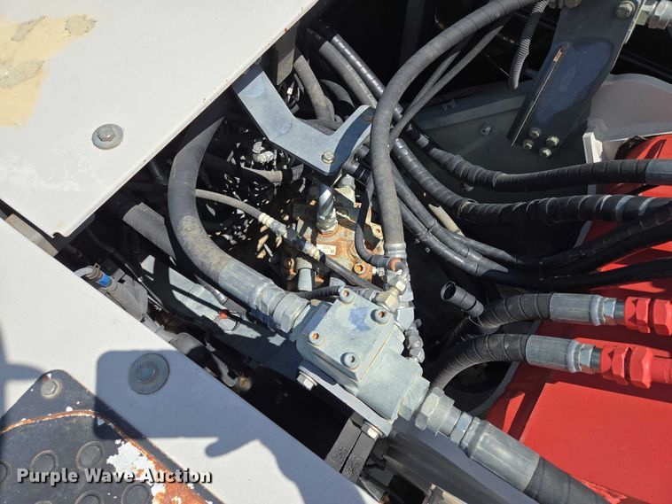 image for item EM7426 2014 Link-Belt 210X3 excavator