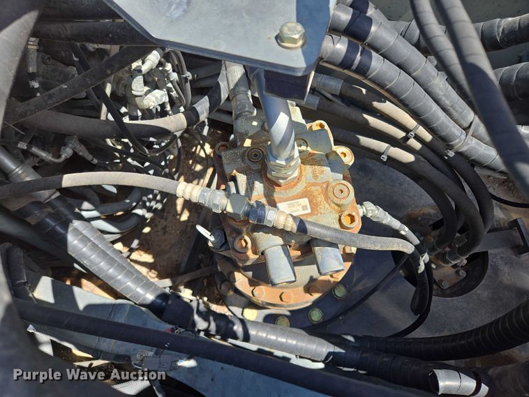 image for item EM7426 2014 Link-Belt 210X3 excavator