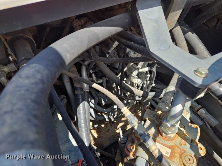 image for item EM7426 2014 Link-Belt 210X3 excavator