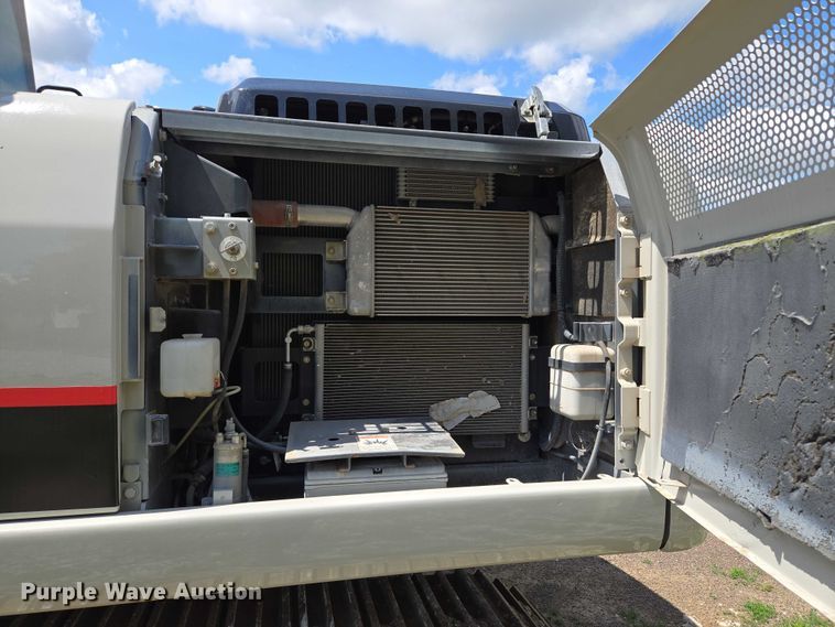 image for item EM7426 2014 Link-Belt 210X3 excavator