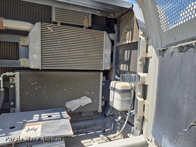 image for item EM7426 2014 Link-Belt 210X3 excavator