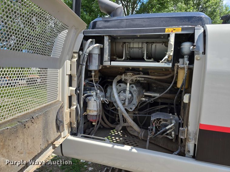 image for item EM7426 2014 Link-Belt 210X3 excavator