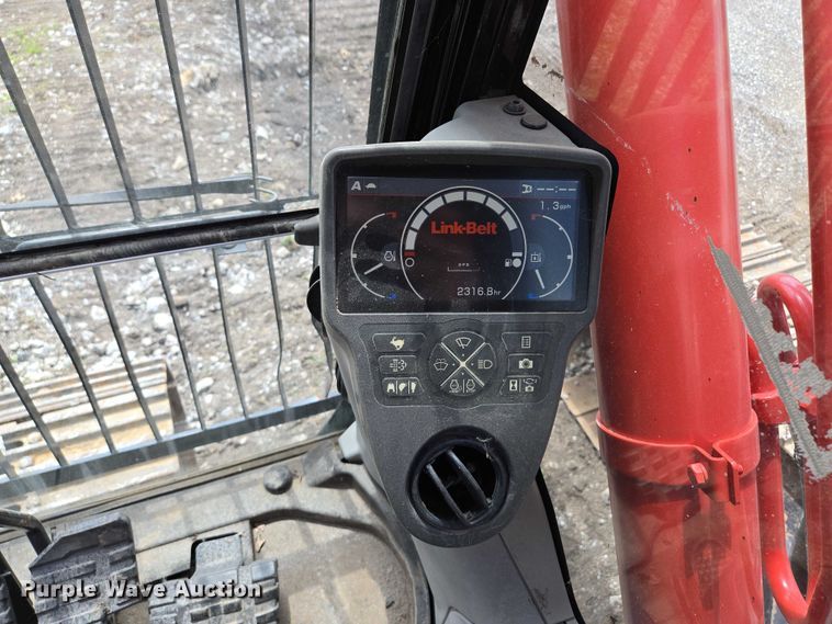 image for item EM7426 2014 Link-Belt 210X3 excavator