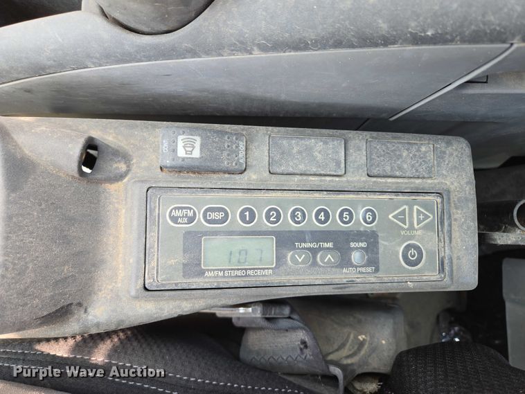 image for item EM7426 2014 Link-Belt 210X3 excavator